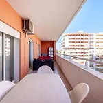 Lejlighed Pool And Balcony